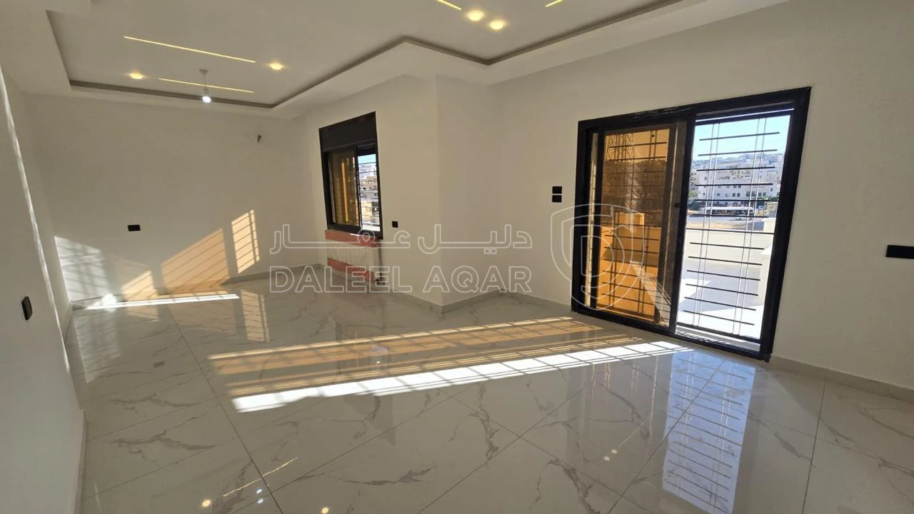 شقة في البنيات - قريب مدارس الحصاد - 93,000 دأ - صورة 1